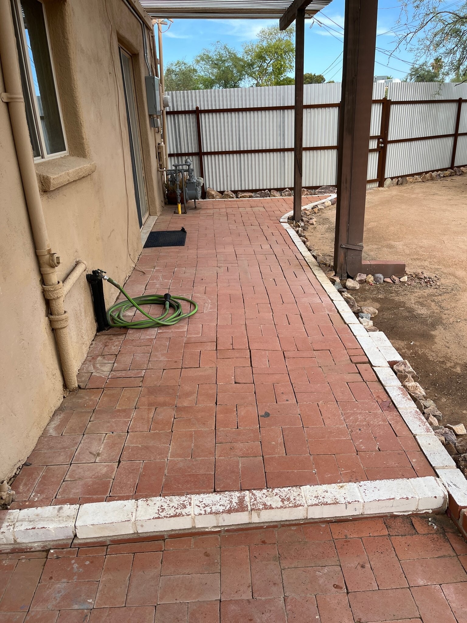 Building Photo - 2037 N Santa Rosa Ave