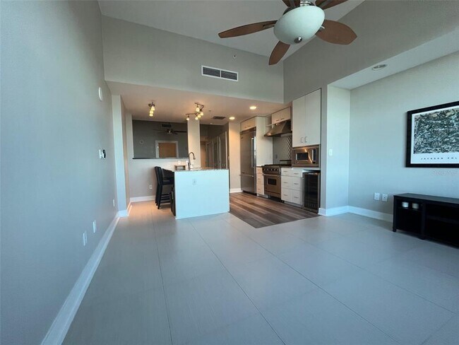 Building Photo - 1208 E Kennedy Blvd