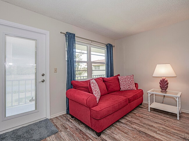 Building Photo - 74 Royal Oak Ct