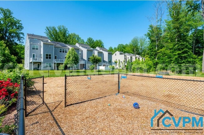Building Photo - 2542 Buckthorn Dr