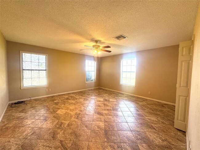 Building Photo - 11651 FM 1371