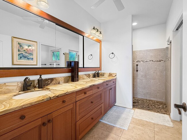 Building Photo - Kona Vistas 3 bedroom 2.5 bath fully furnished home with a pool & office