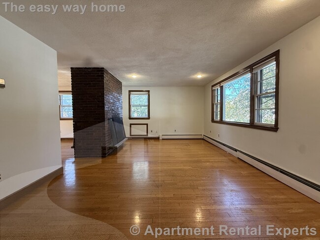 Building Photo - 24 Saville St