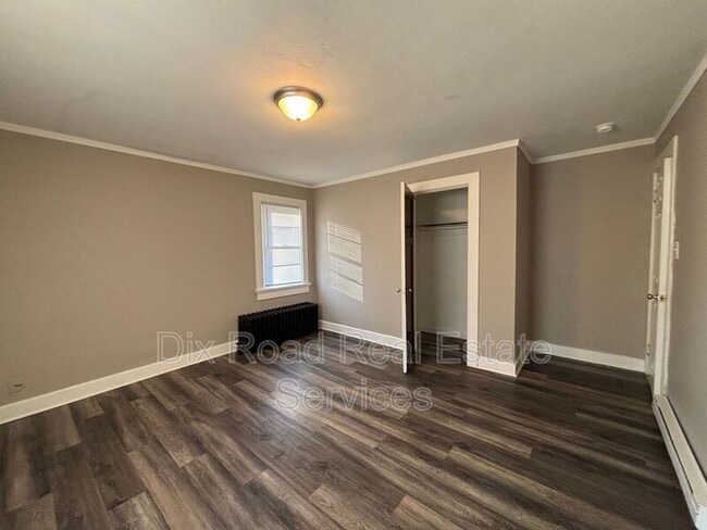 Building Photo - 55 Forest Glen Ave