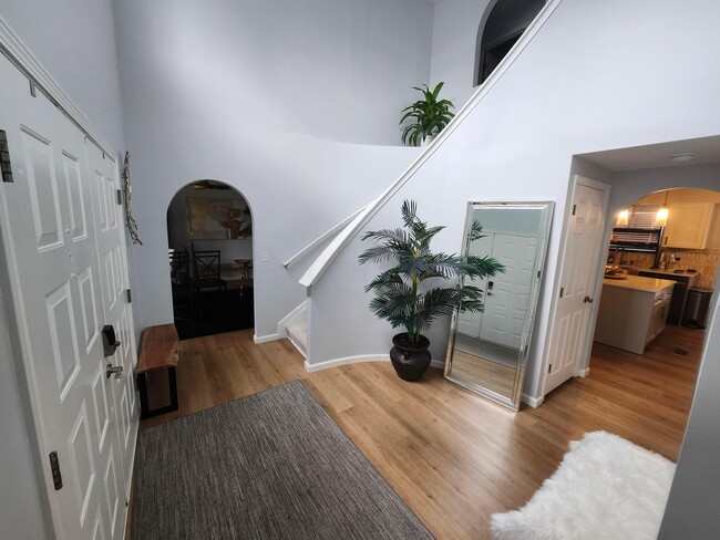 Building Photo - 8178 Slate Ridge Blvd