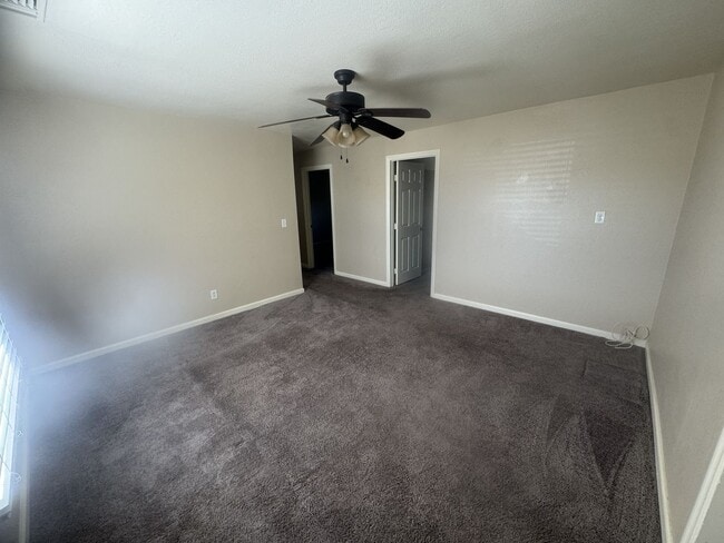 Building Photo - Beautiful home