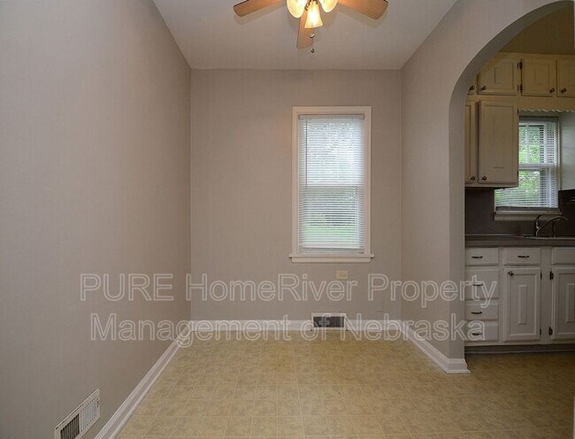 Building Photo - 2108 S 46th St