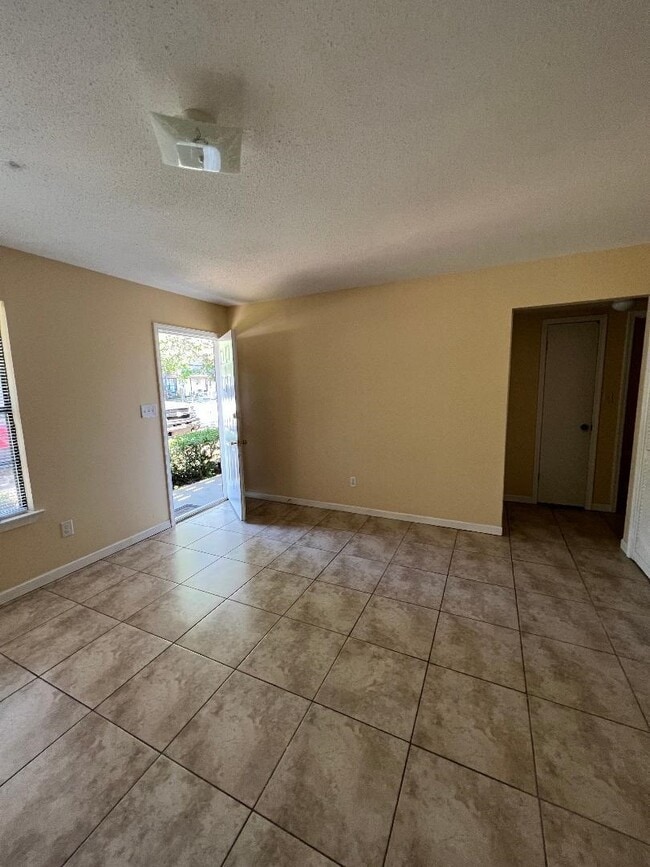 Building Photo - 741 Tumbleweed Trail