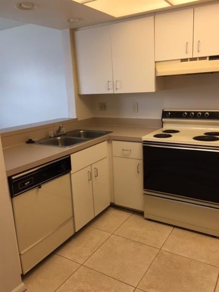 Building Photo - 4525 Poinciana St