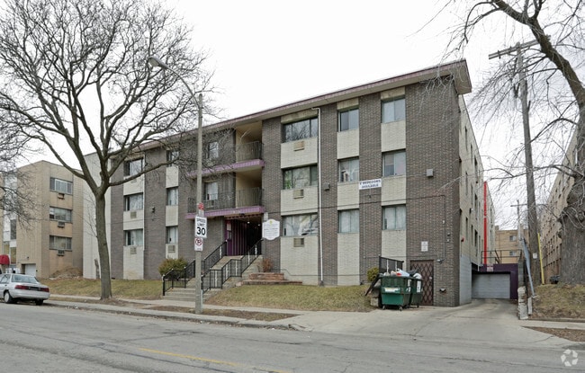 Primary Photo - 2836 W Wells St