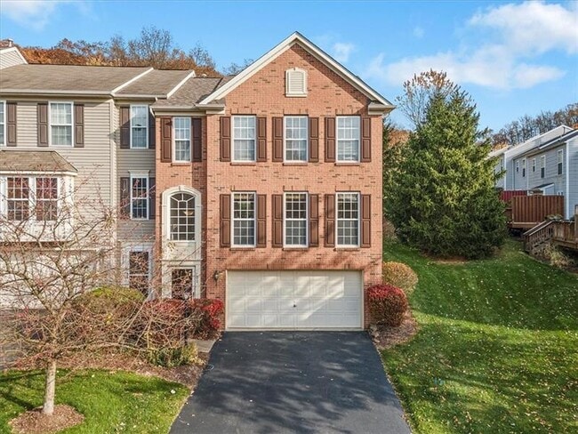 Primary Photo - 700 Bush Dr