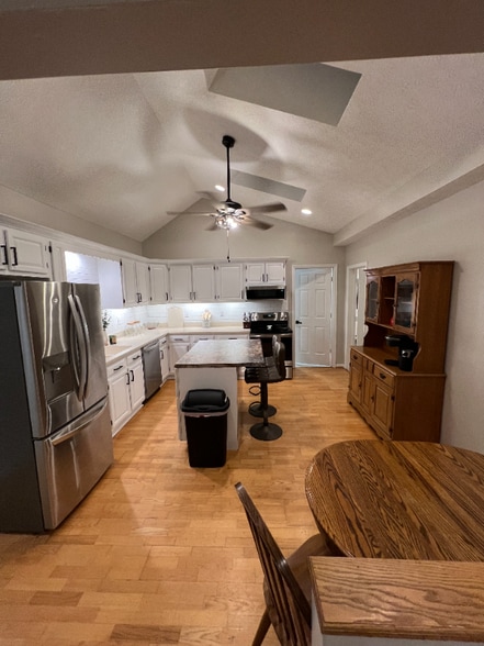 Building Photo - 1117 2nd St