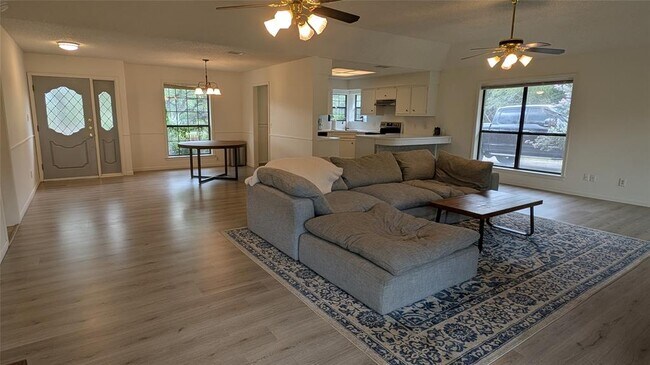 Building Photo - 2738 Oak Haven
