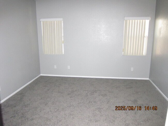 Building Photo - Beautiful 4 Bedroom Single Story House w/ ...