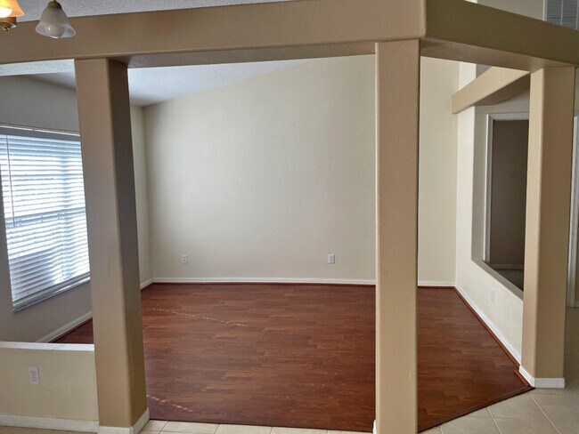 Building Photo - 1625 SW Levato Ave