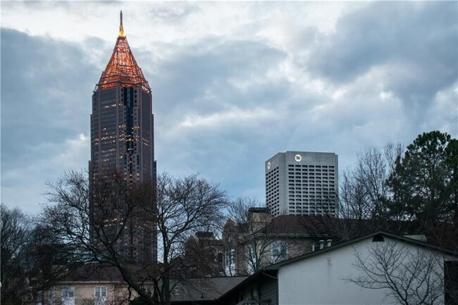 Building Photo - 19 Finch Trail NE