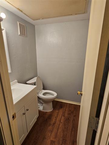 Building Photo - 701 Towne House Ln