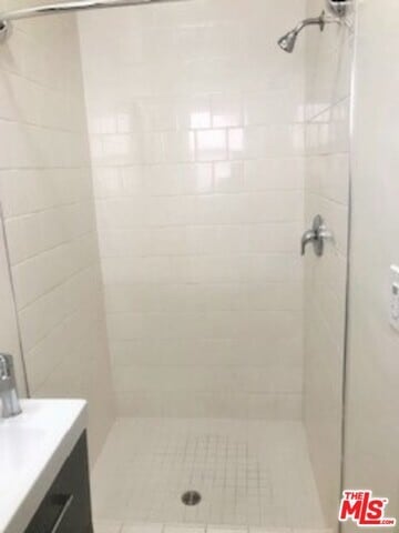 Building Photo - 814 S Hobart Blvd