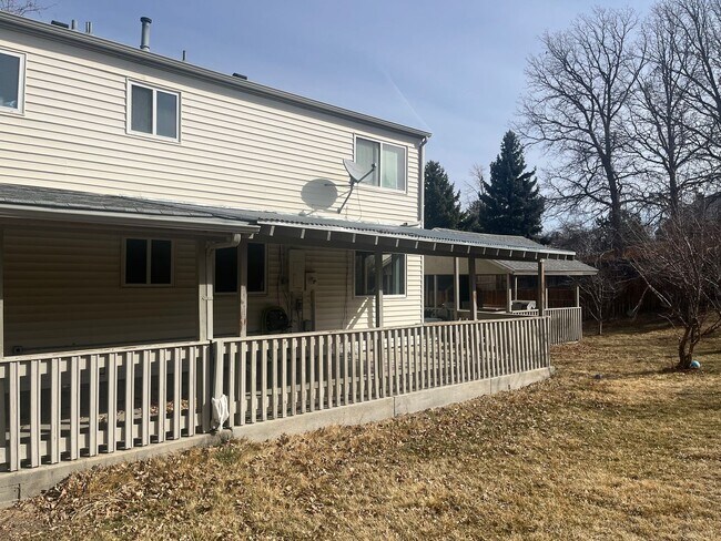 Building Photo - 16456 E Kentucky Ave