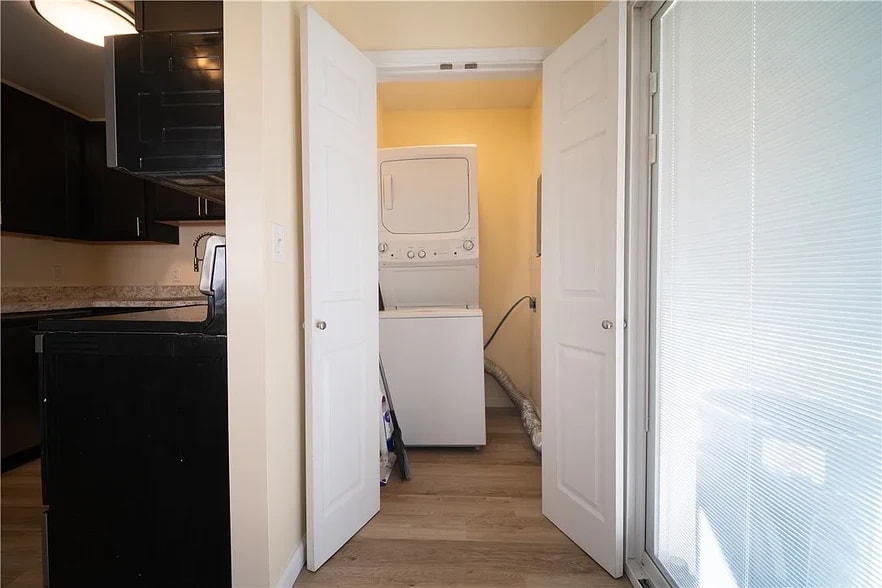 Laundry - 3019 Larue Dr