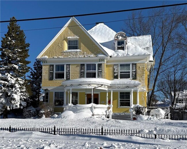 Building Photo - 283 Norwood Ave