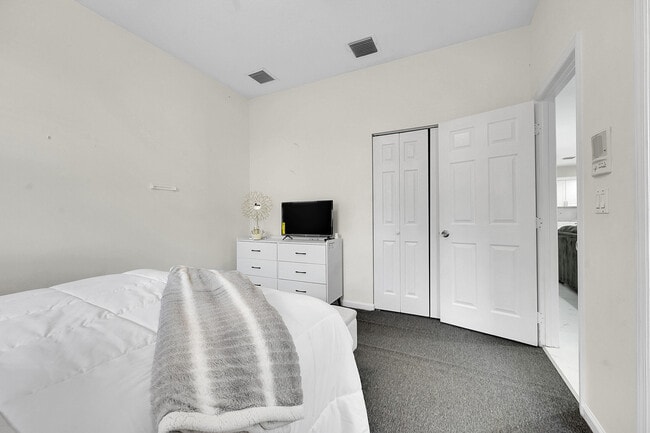 Building Photo - 13620 Folkestone Ct