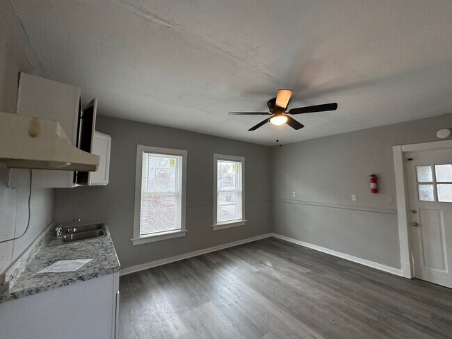 Building Photo - 3949 N 13th St