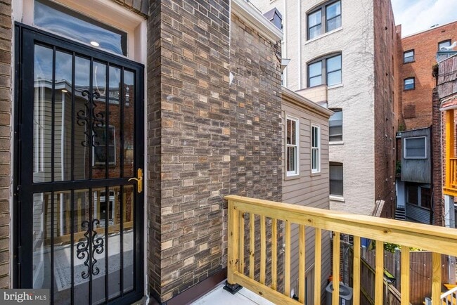 Building Photo - 1505 Harvard St NW