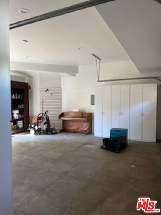 Building Photo - 8302 S Sepulveda Blvd