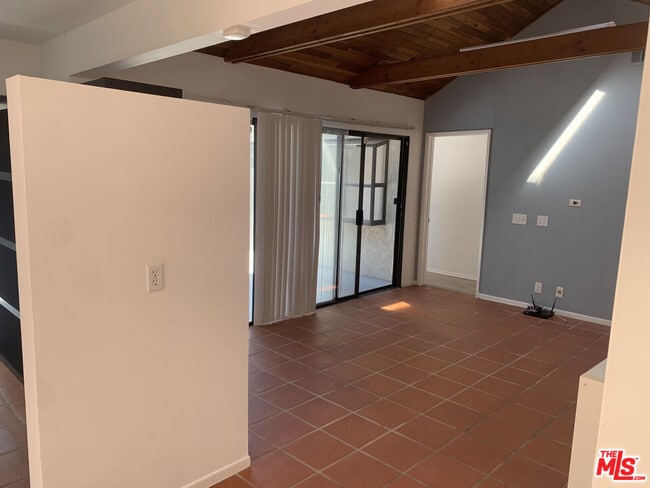 Building Photo - 2807 Glendon Ave