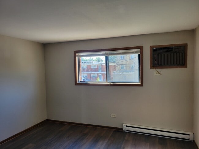 Building Photo - 1257 Harding Ave