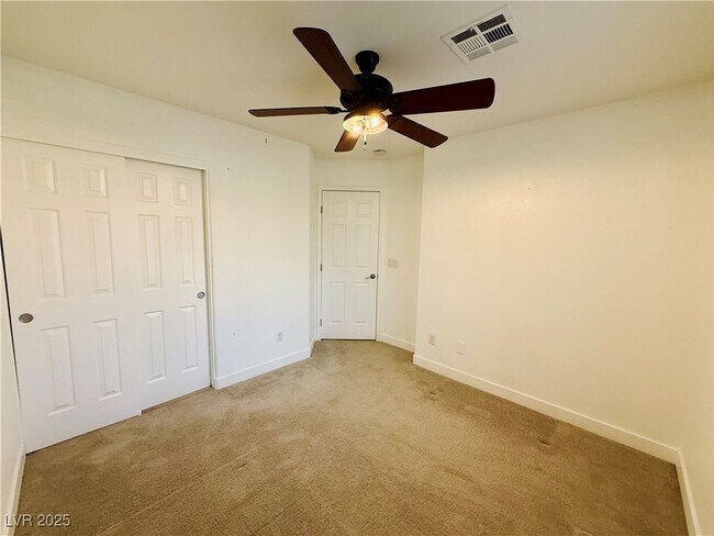 Building Photo - 777 Valley Rise Dr