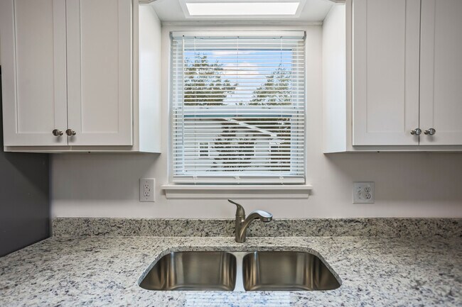 Building Photo - 4243 Windsor Spring Rd