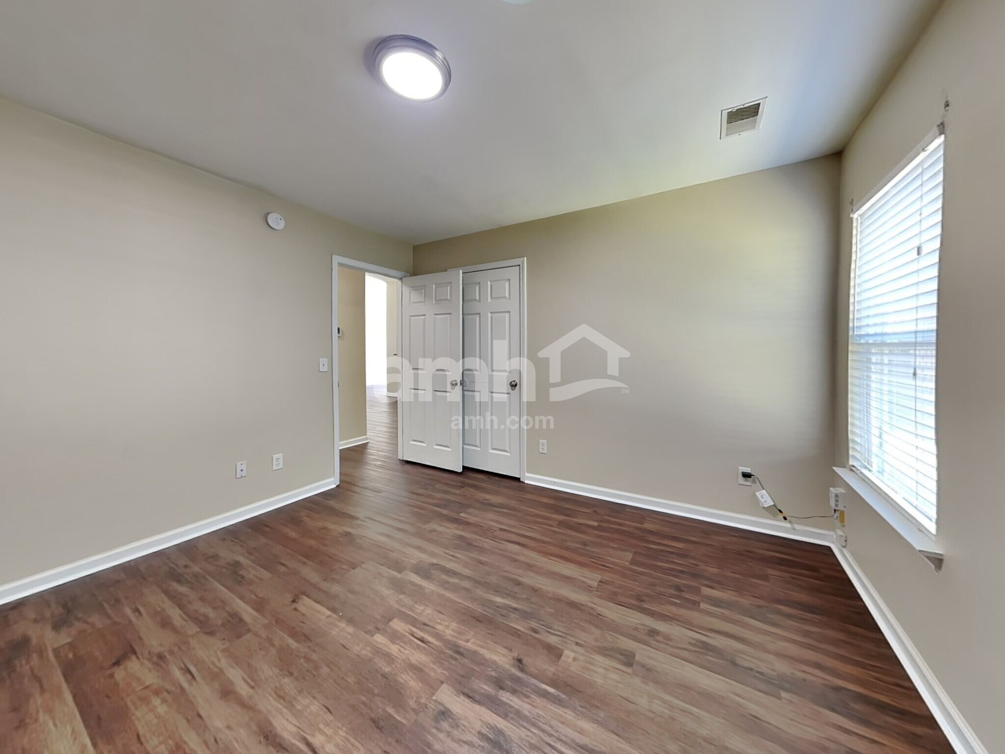 Building Photo - 117 Lakepointe Dr