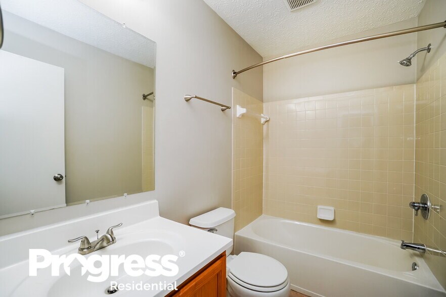 Building Photo - 2965 Brookwell Dr