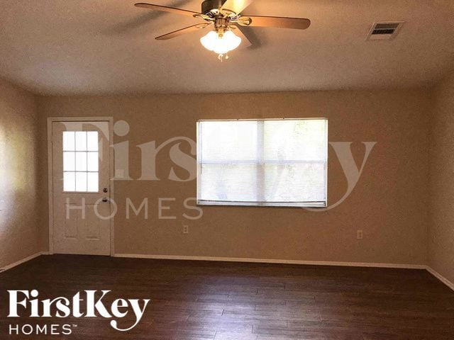 Building Photo - 1083 Riggs St