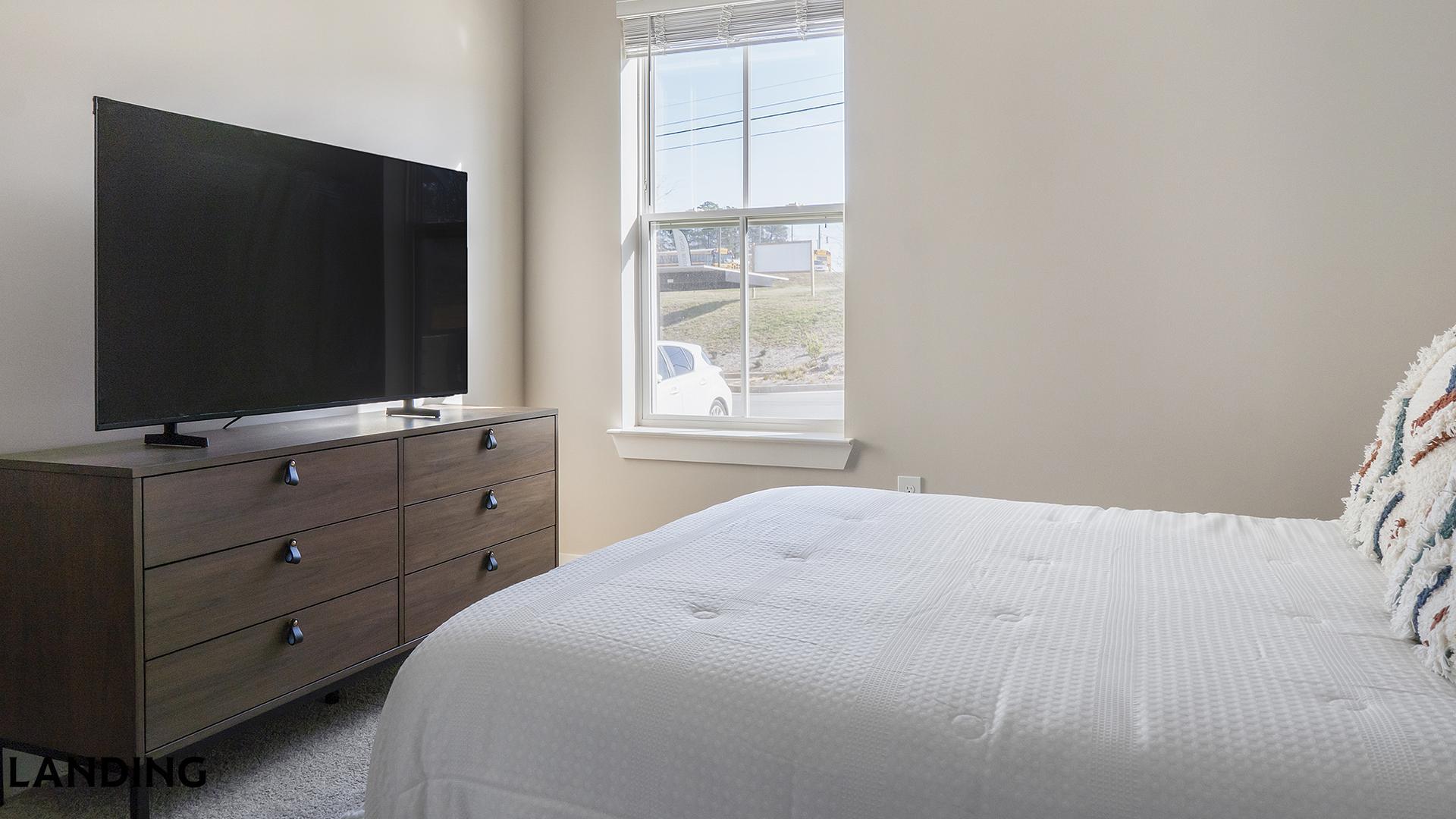 Building Photo - 1000 Forestview Dr