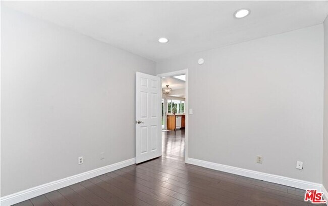 Building Photo - 1097 Finrod Ct
