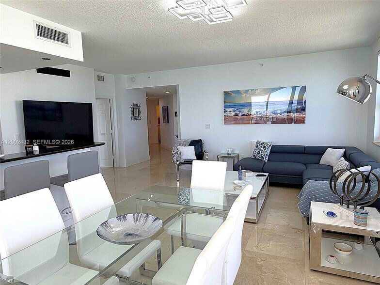 Building Photo - 2080 S Ocean Dr