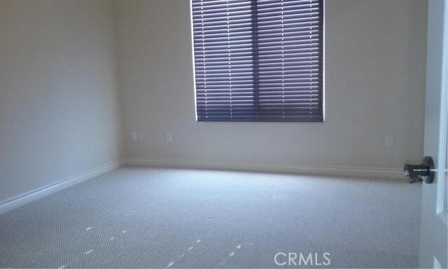 Building Photo - 128 E Broadway