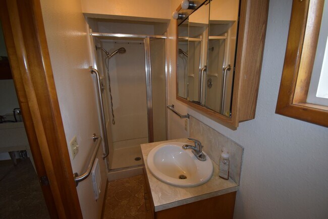 Building Photo - 34885 Lake Creek Dr