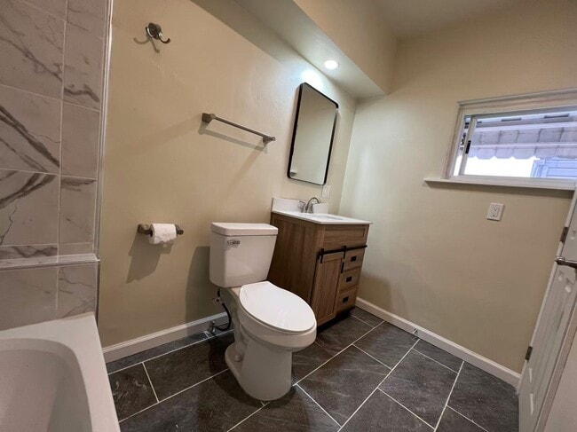 Building Photo - 39 S 13th St