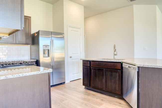 Building Photo - 410 Magnolia Ln