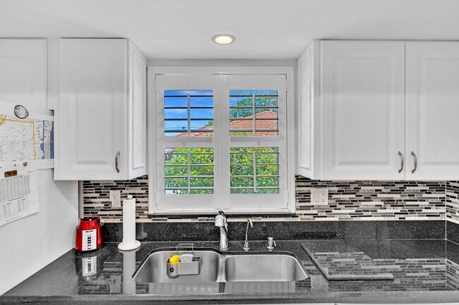 Building Photo - 376 NW 42nd St
