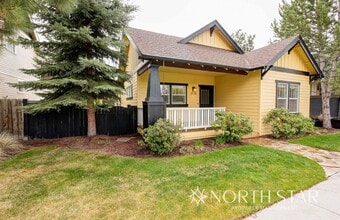Building Photo - Stunning 3 bed/3 bath in Summit West