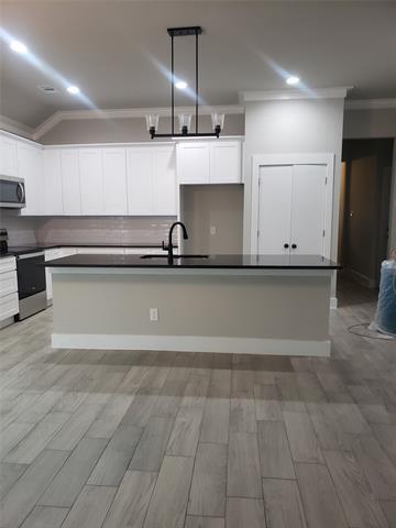 Building Photo - 5019 Fitzhugh Ave