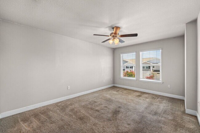 Building Photo - 5768 Callaway Cir