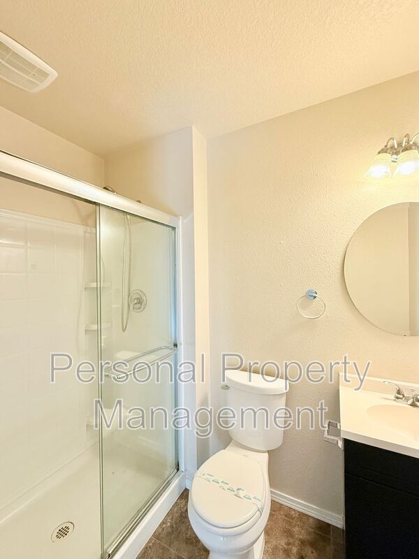 Building Photo - 16524 NE 19th St