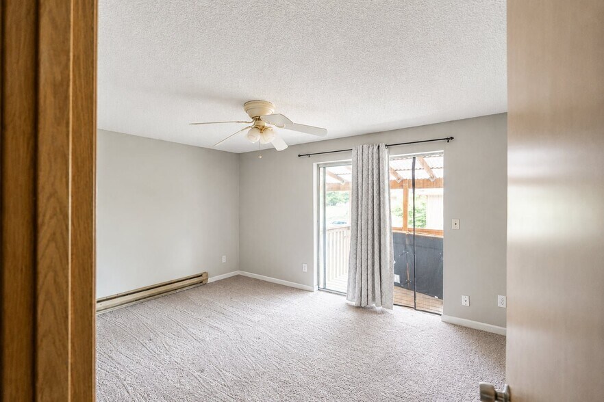 Building Photo - 4827 S 56th St