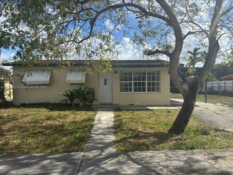 Building Photo - 7820 NW 175th St